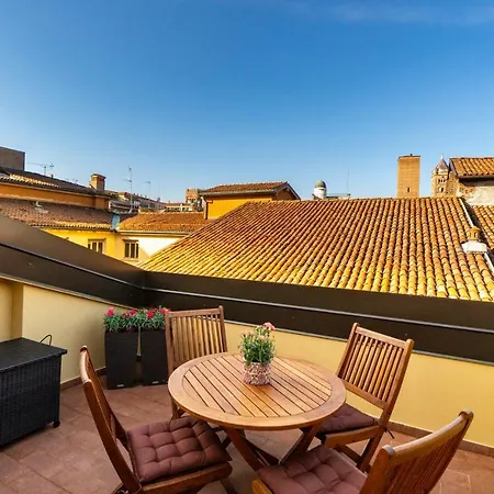 Apartment Asinelli Panoramic Rooftop, In Front Of The Two Towers *