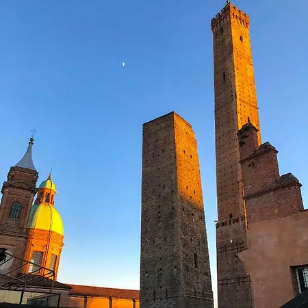 Asinelli Panoramic Rooftop, In Front Of The Two Towers * Bolonia